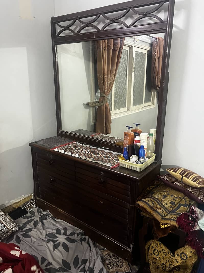 Wodden dressing table 1