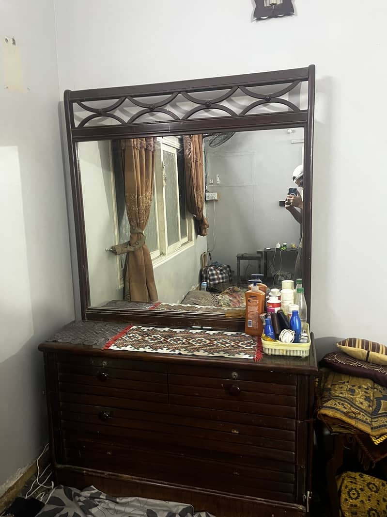 Wodden dressing table 2