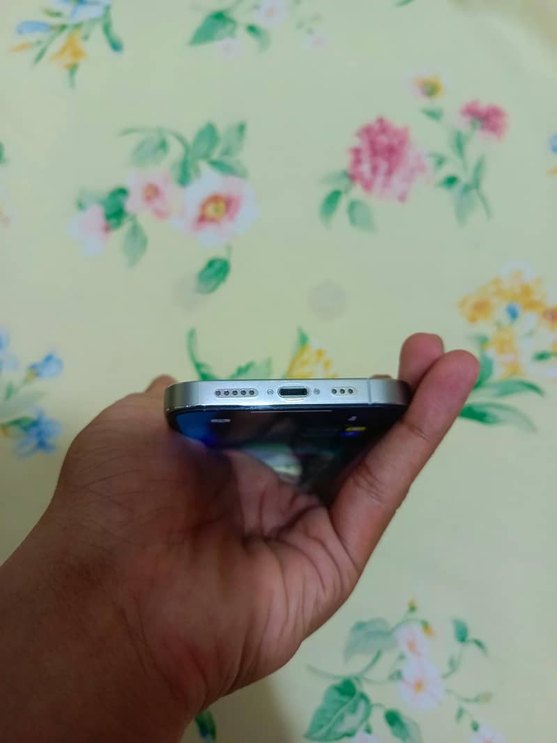 Apple iPhone 13 Pro 2