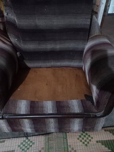 5 seater sofa set. urgent sale house shifting mazboot wood ma hai.