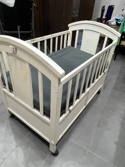 baby cot