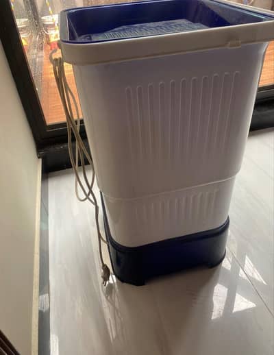 Mini washing machine