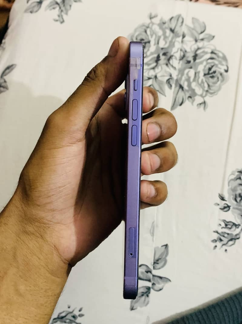Apple iPhone 12 3