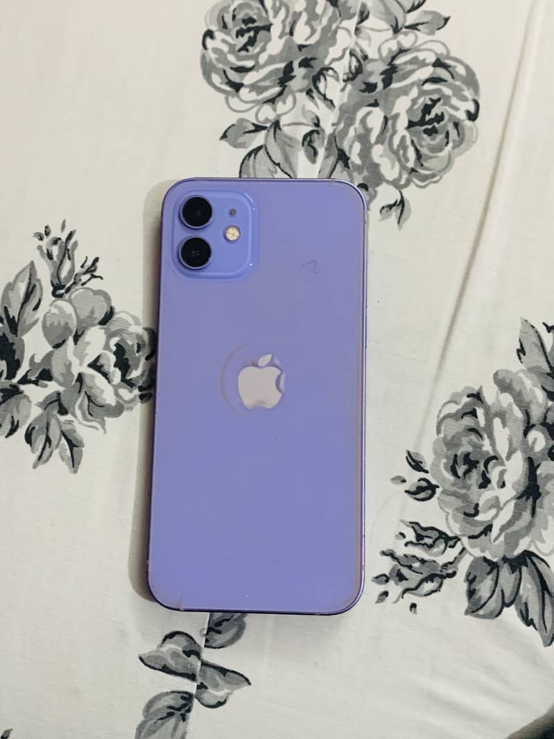 Apple iPhone 12 4