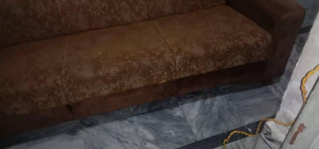 6 month used sofacumbed