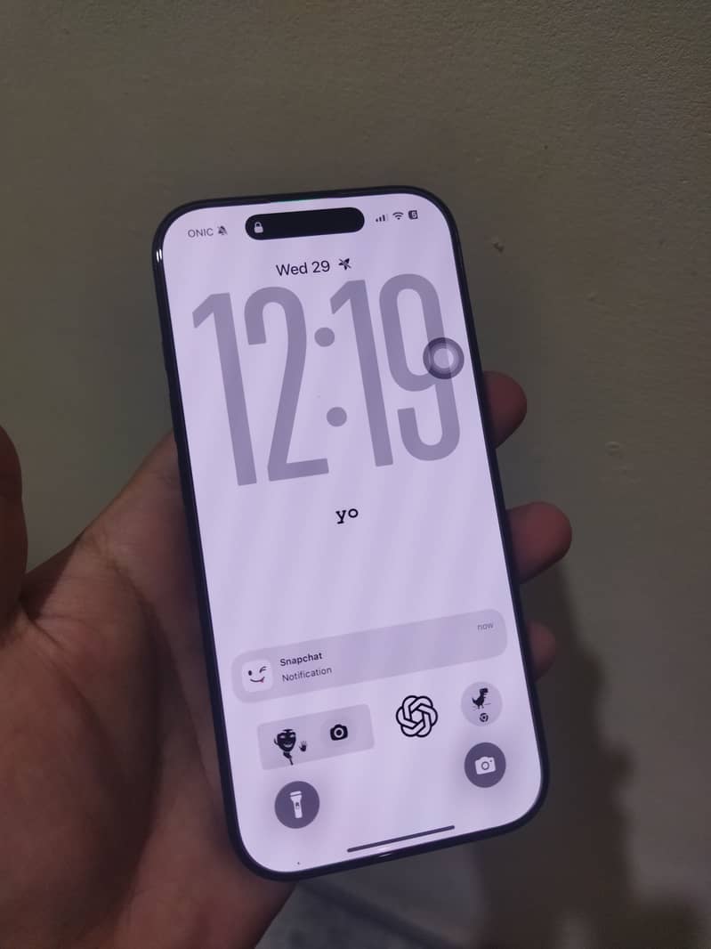 Apple iPhone 16 Pro 0