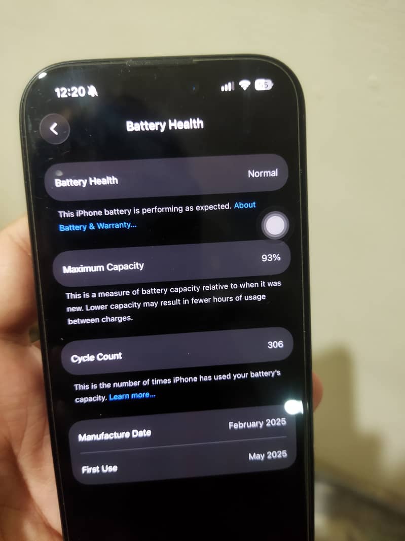 Apple iPhone 16 Pro 2
