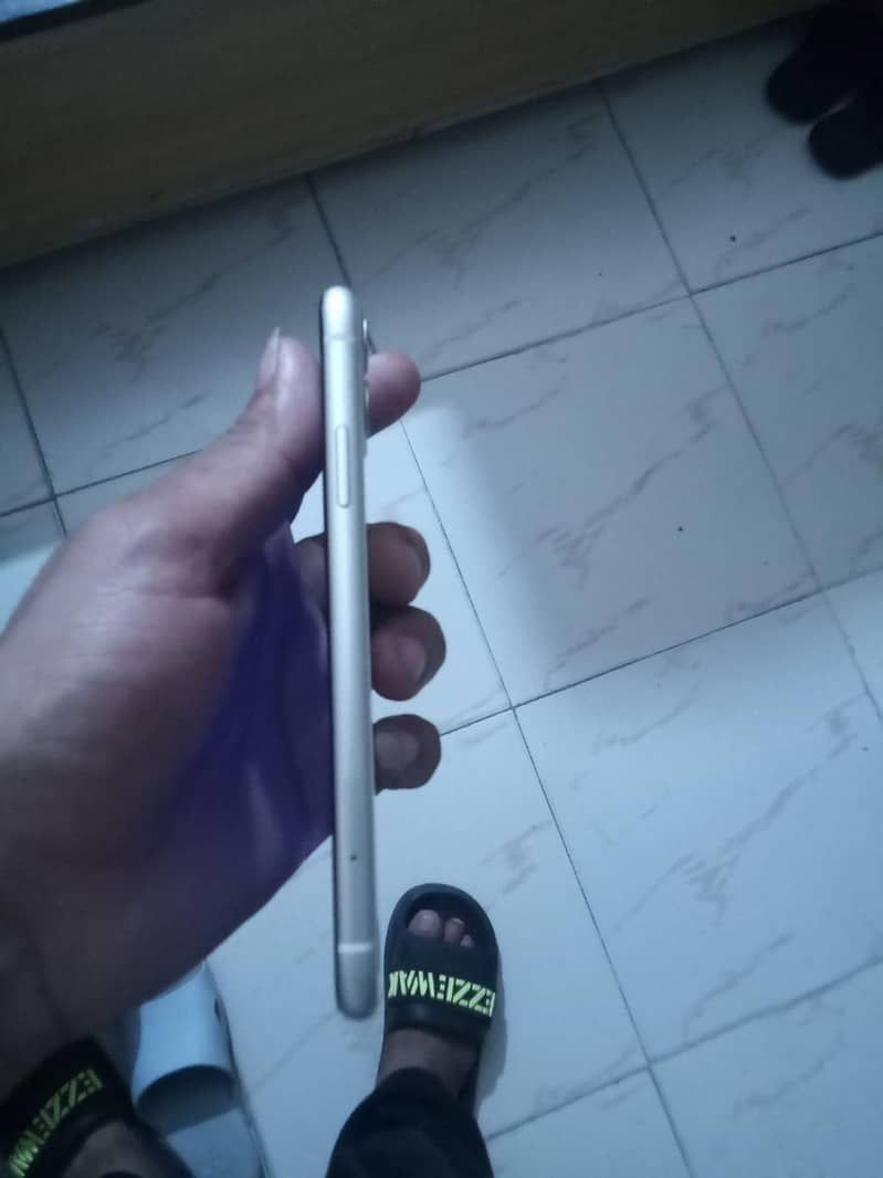 Apple iPhone 11 2