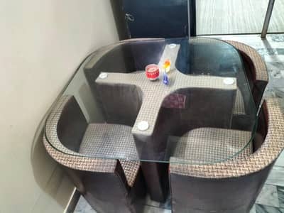 4 seater heavy glass top dinning table