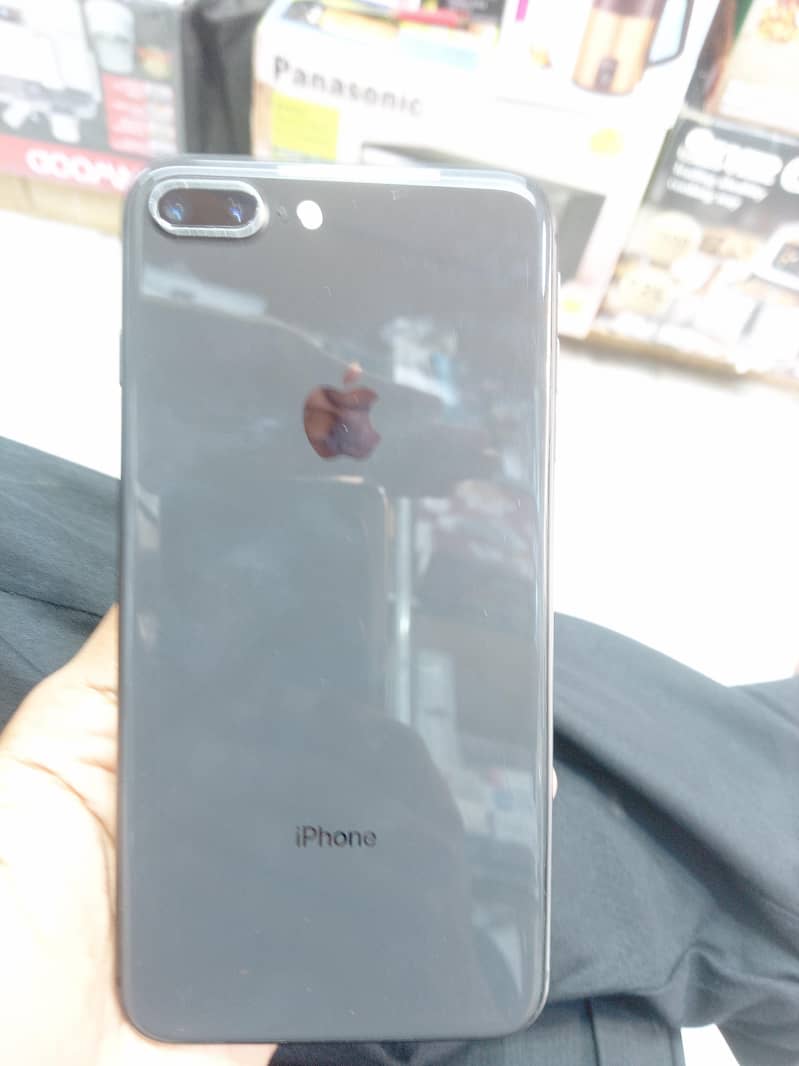 Apple iPhone 8 Plus 0