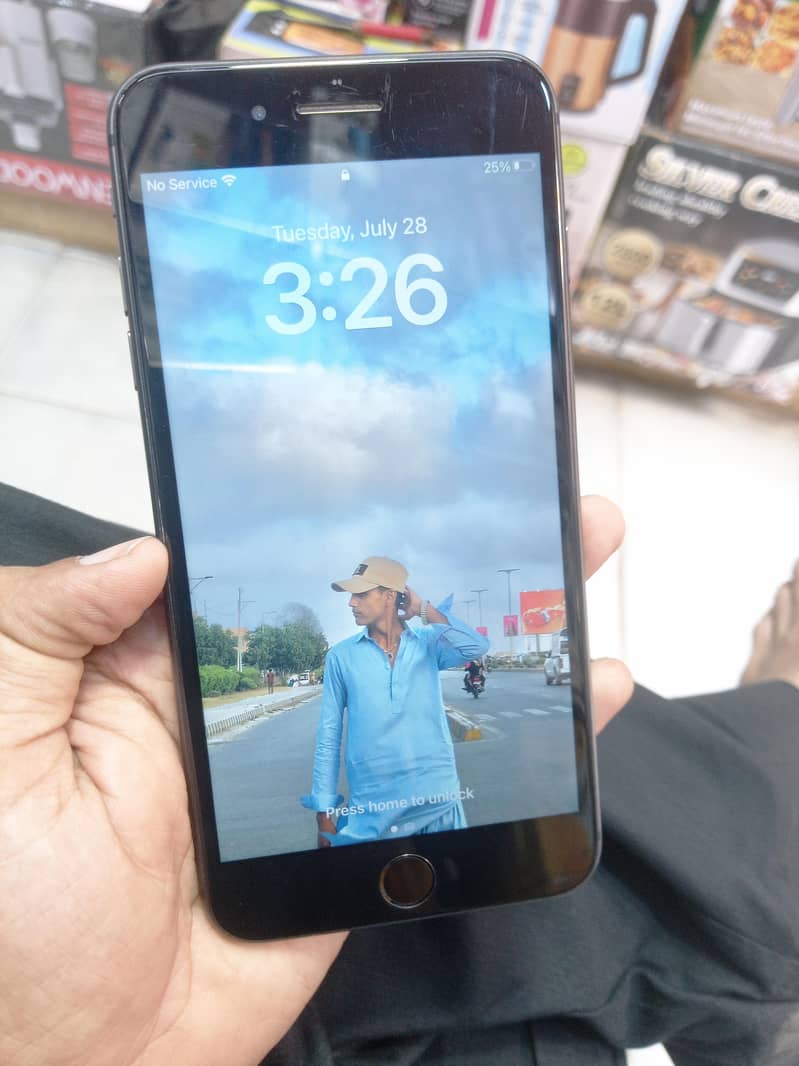 Apple iPhone 8 Plus 1