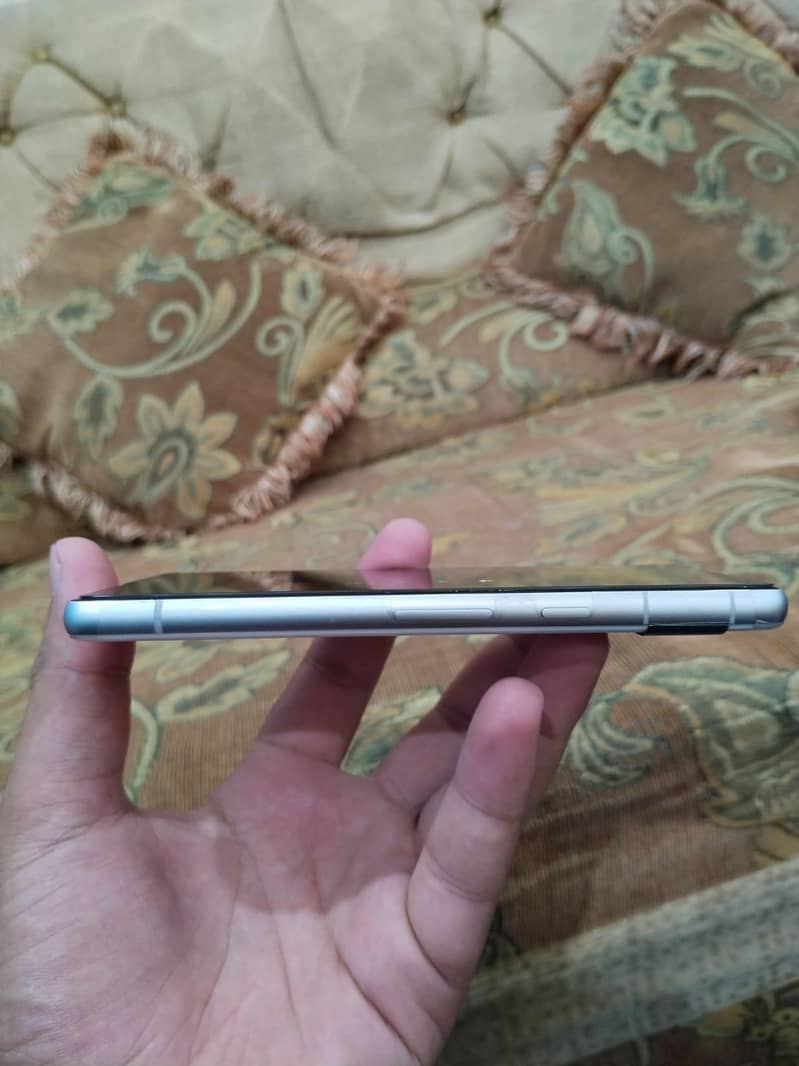 Google Pixel 7a 5