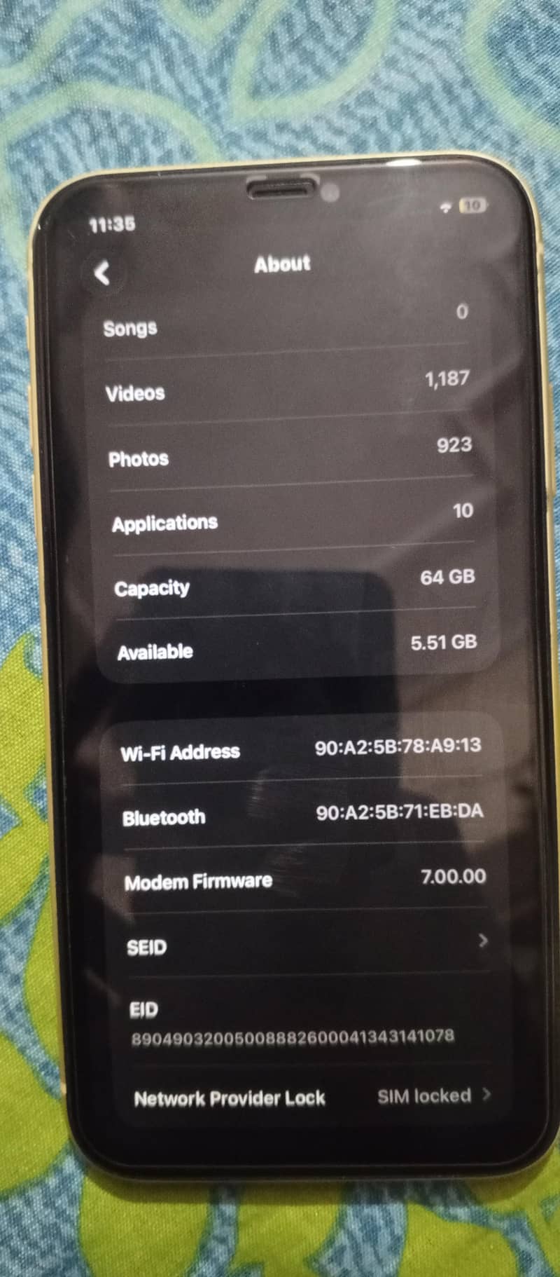 Apple iPhone 11 4