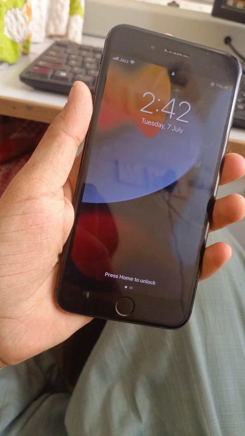 Apple iPhone 7 Plus 2