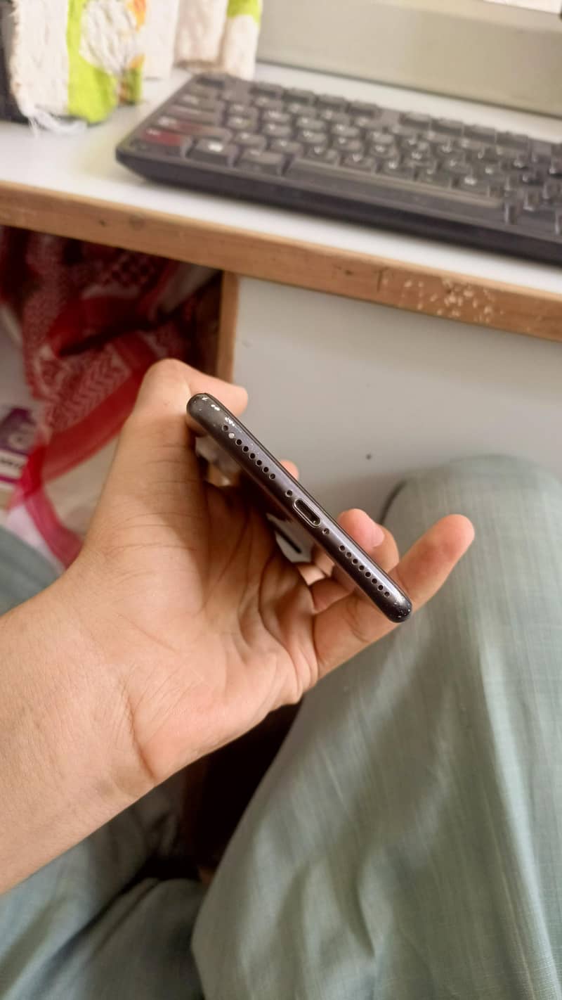 Apple iPhone 7 Plus 5