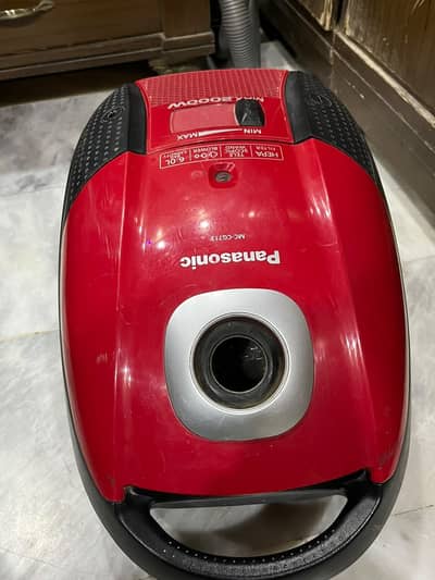 Panasonic MC-CG713 2000W Vacuum Cleaner – Powerful Suction & Blower