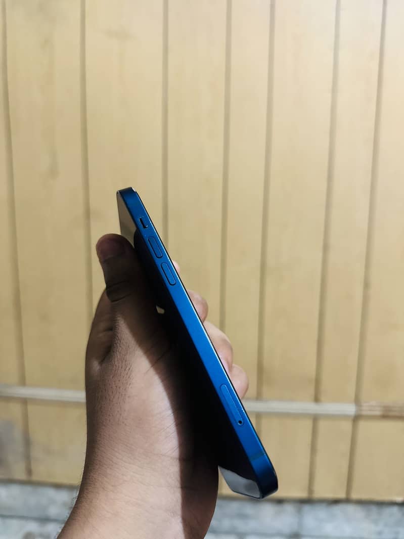 Apple iPhone 12 5