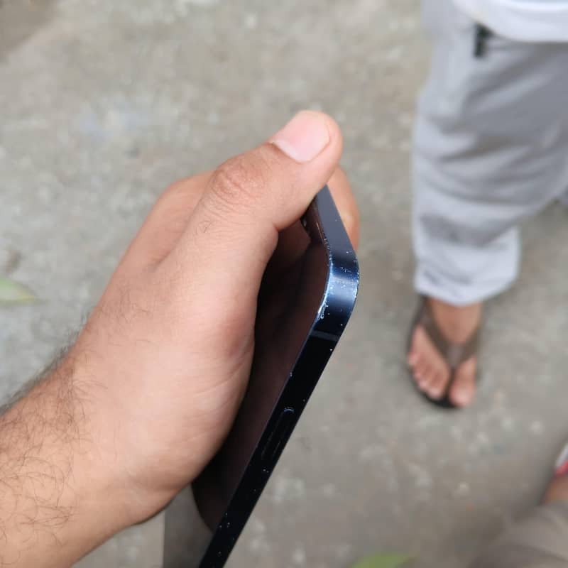 Apple iPhone 12 2