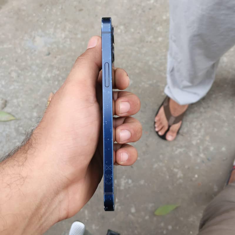 Apple iPhone 12 5