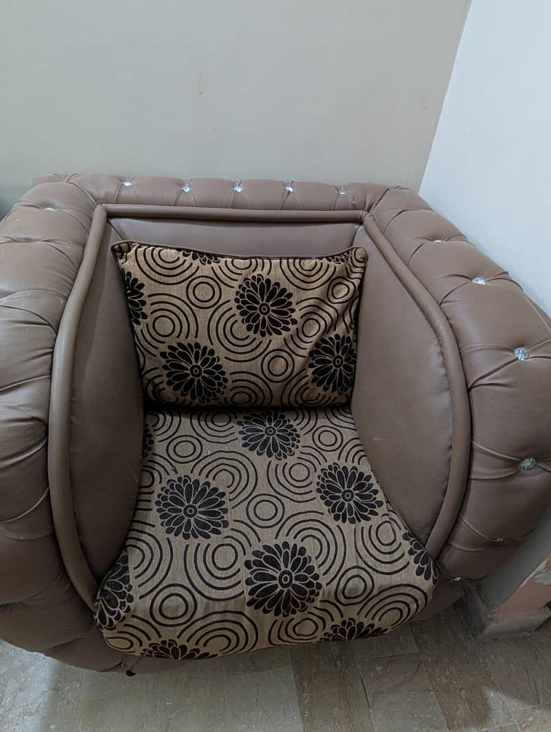 7 seater sofa. 1