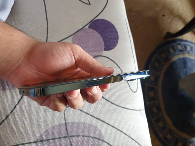 Apple iPhone 12 Pro Max 3