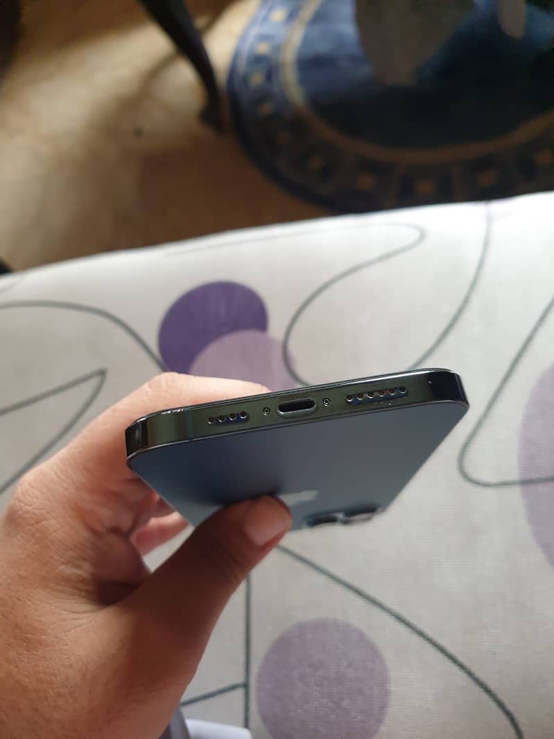 Apple iPhone 12 Pro Max 4