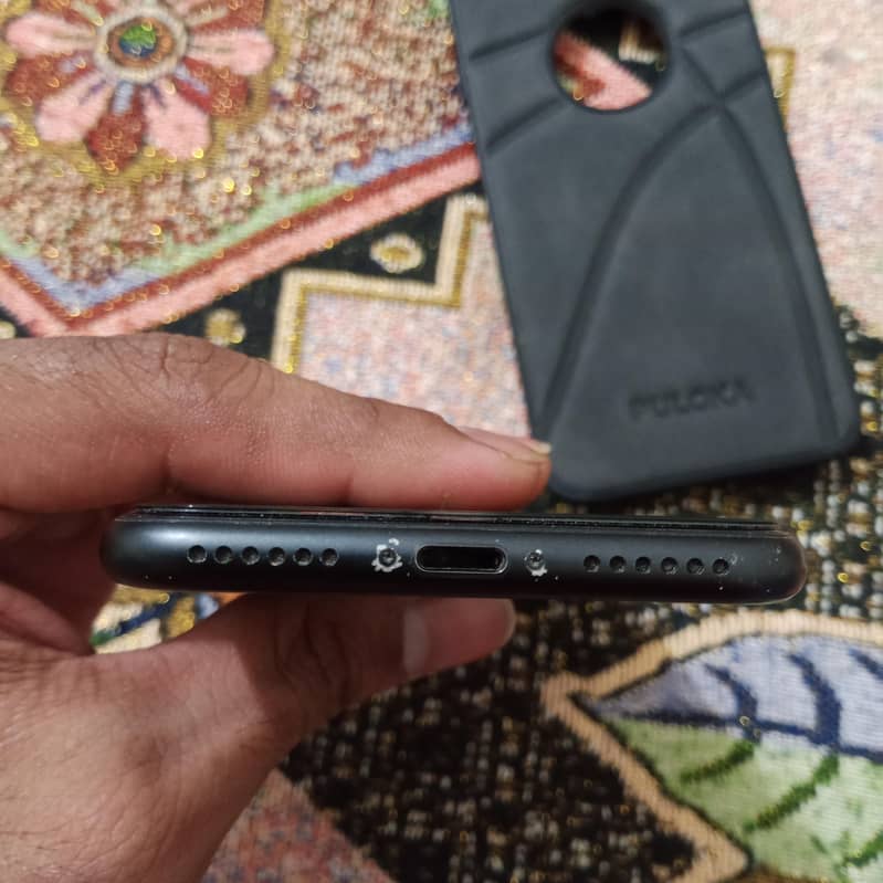 Apple iPhone 7 3
