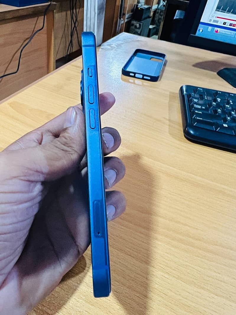 Apple iPhone 13 1