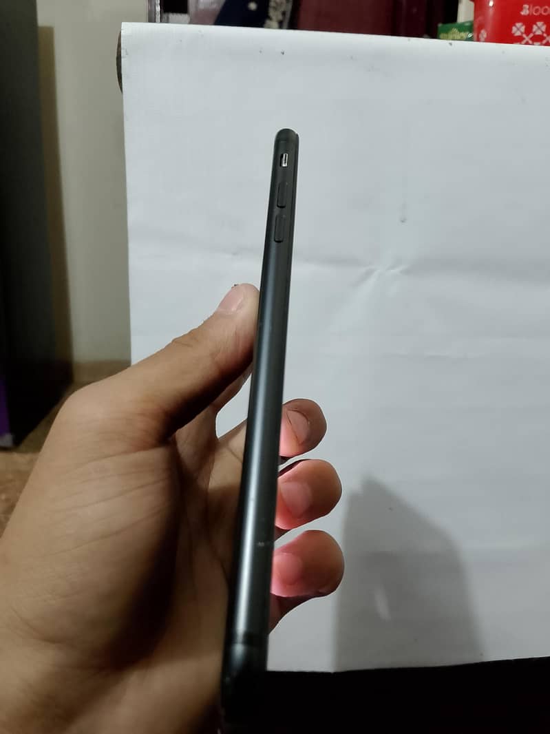 Apple iPhone 7 Plus 3