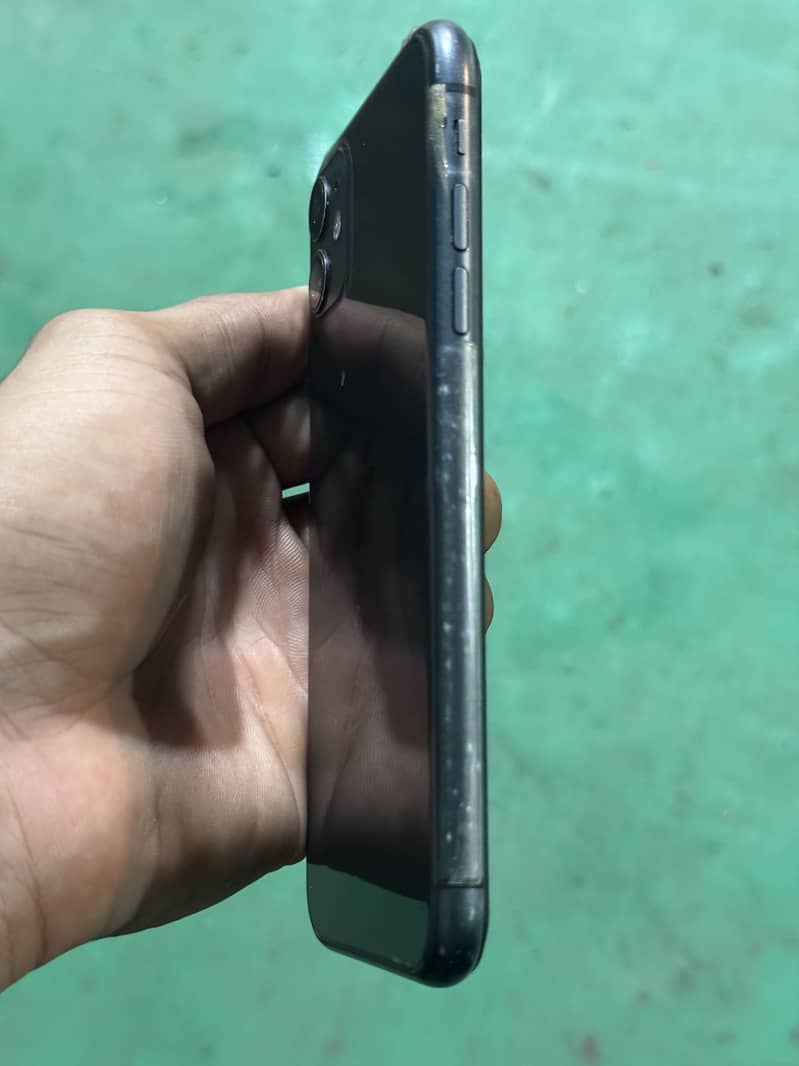Apple iPhone 11 3