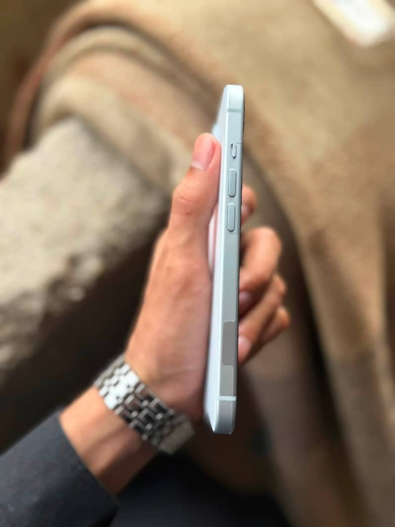 Apple iPhone 15 2