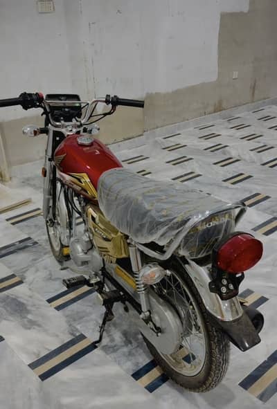 New bike he use ni howi he sirf khati hoti he