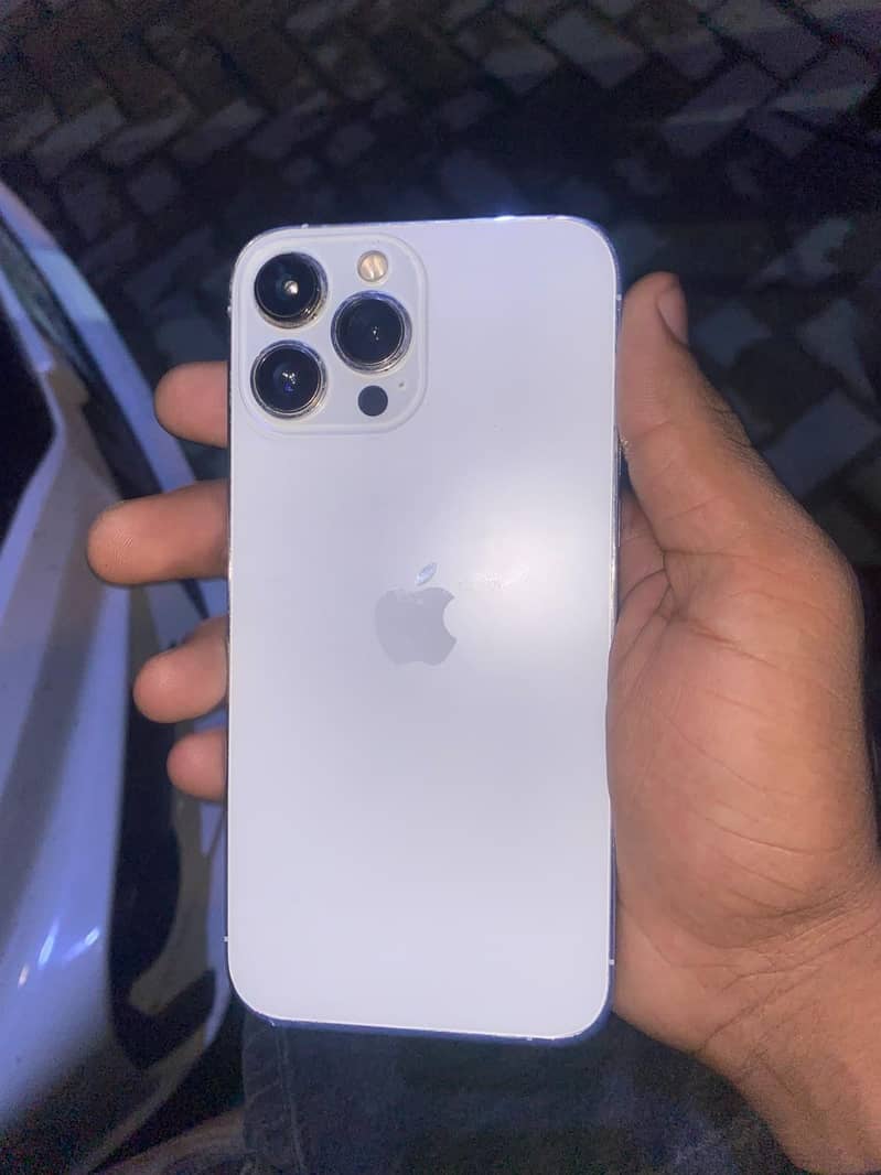 Apple iPhone 13 Pro Max 0