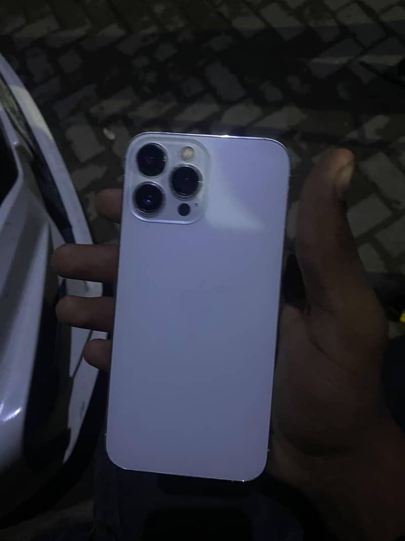 Apple iPhone 13 Pro Max 2