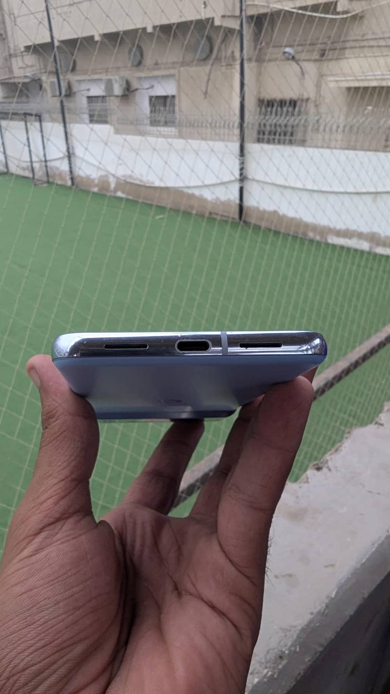 Google Pixel 8 Pro 4