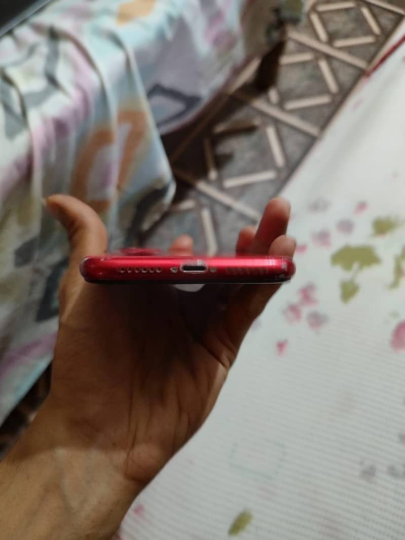 Apple iPhone 11 4
