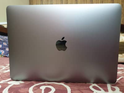 MacBook Pro 13 inch 2020, i5, 8/256 GB Space Grey - Excellent