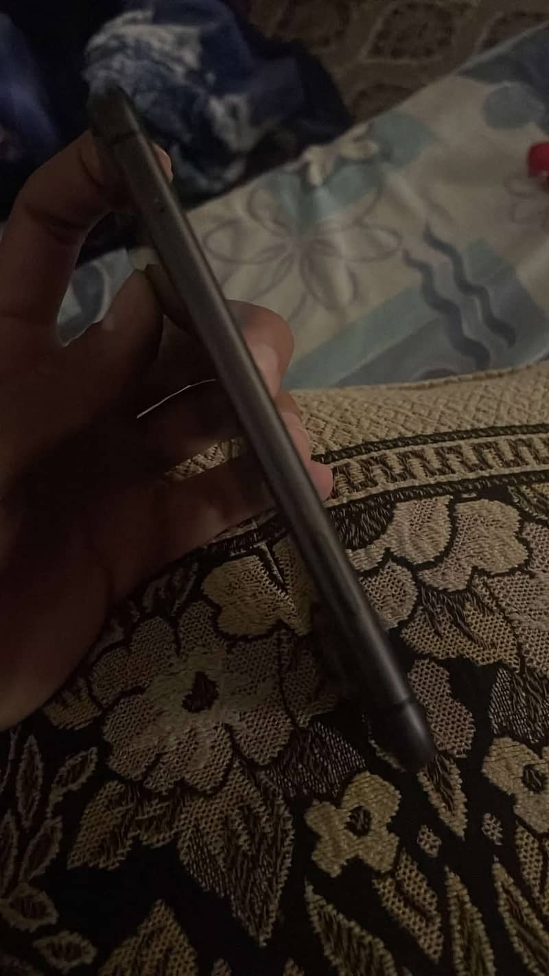 Apple iPhone 11 3