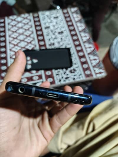 LG G8 ThinQ all okay only back carke