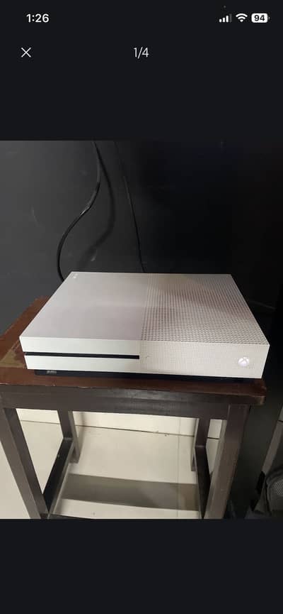 XBOX ONE S 500GB ALL OKAY PERFECT CONDITION WITH BOX