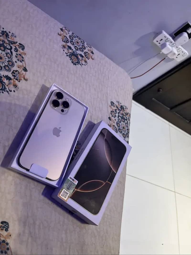 Apple iPhone 16 Pro Max 0