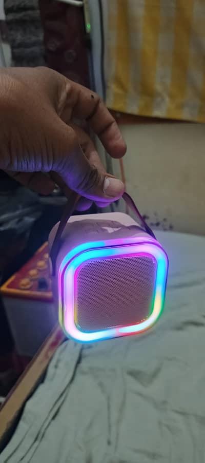 speaker Bluetooth wala he new he bilkul