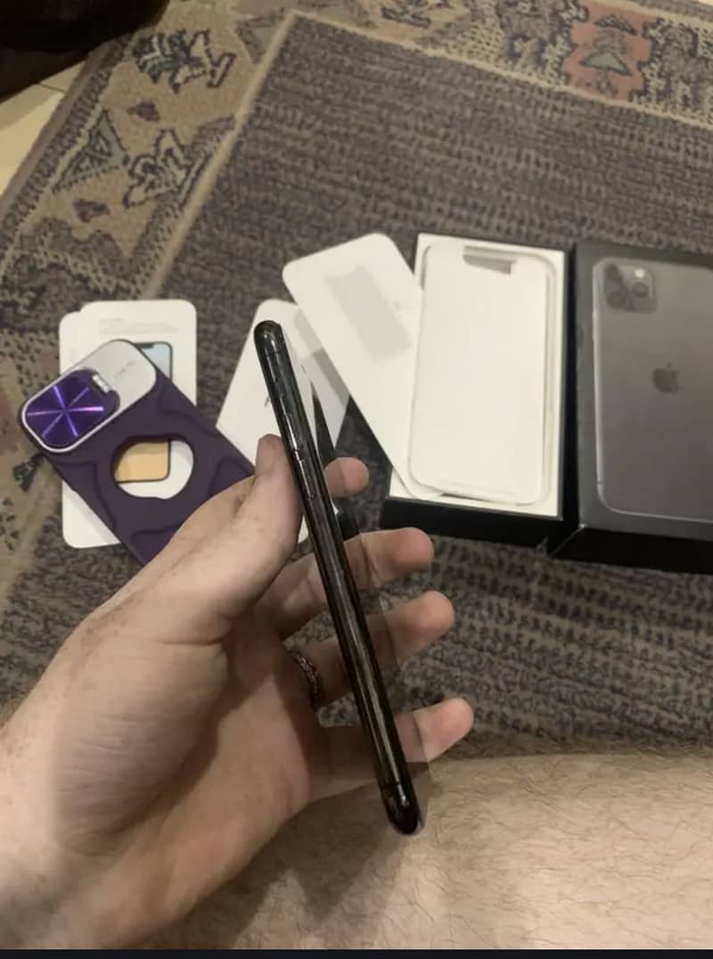Apple iPhone 11 Pro 2