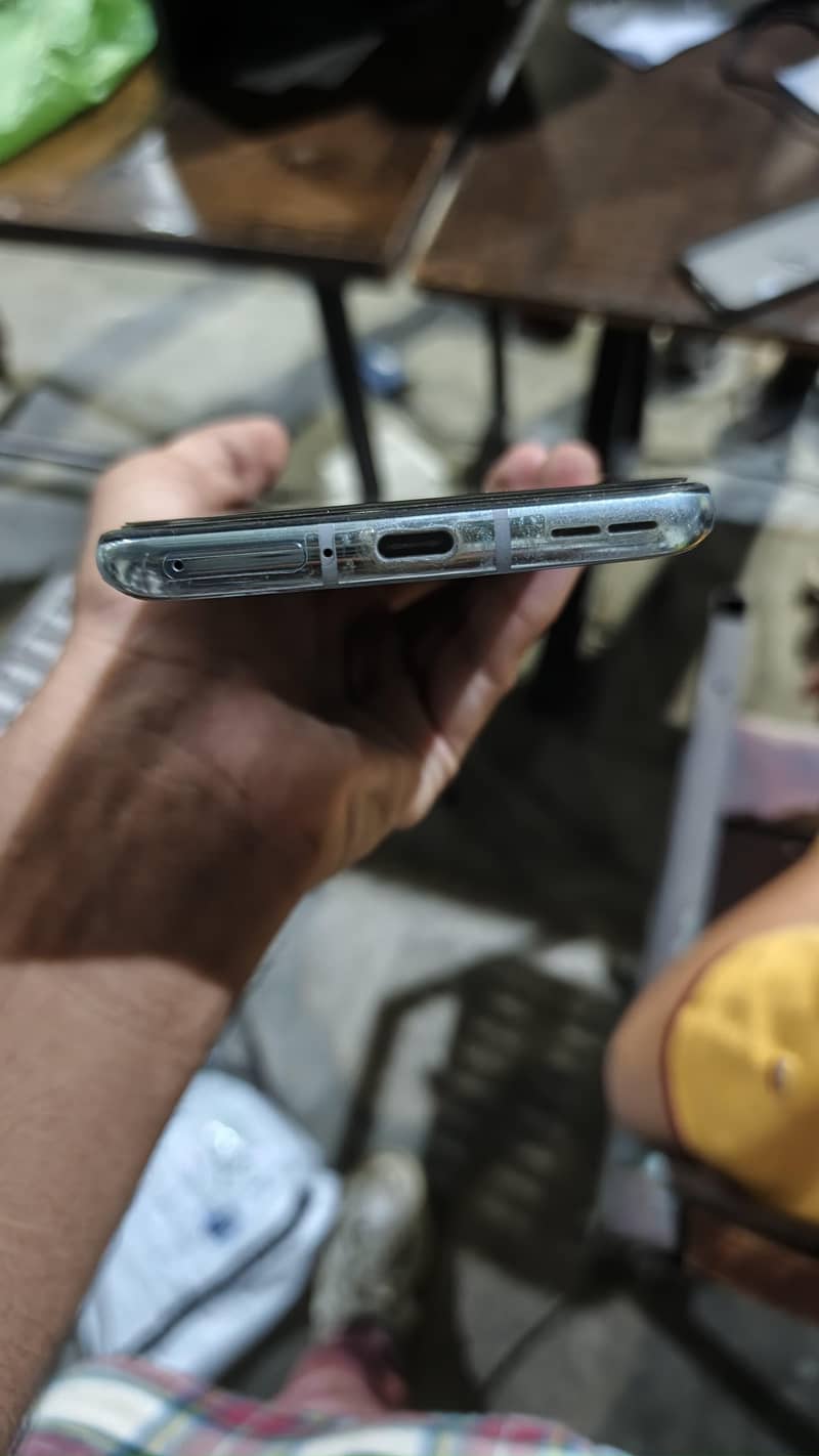 One Plus 8T 4
