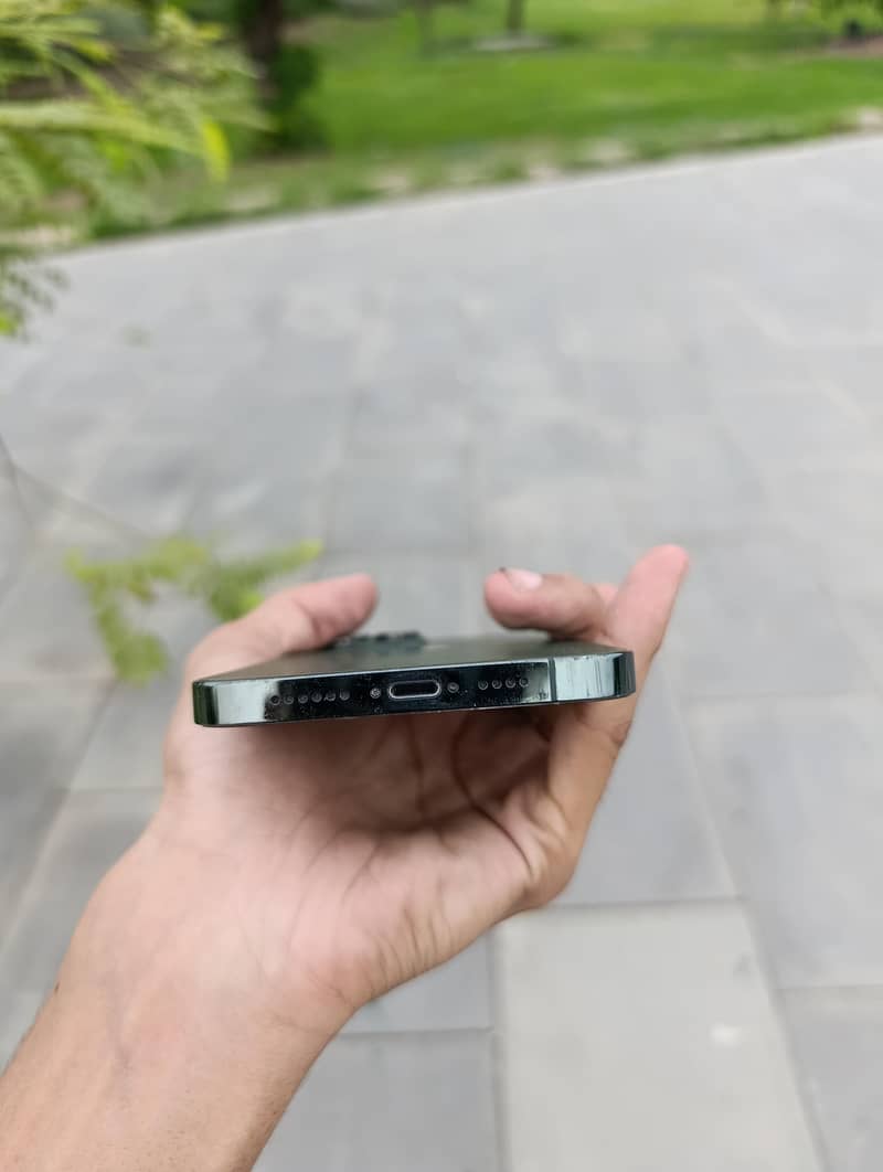 Apple iPhone 13 Pro Max 3