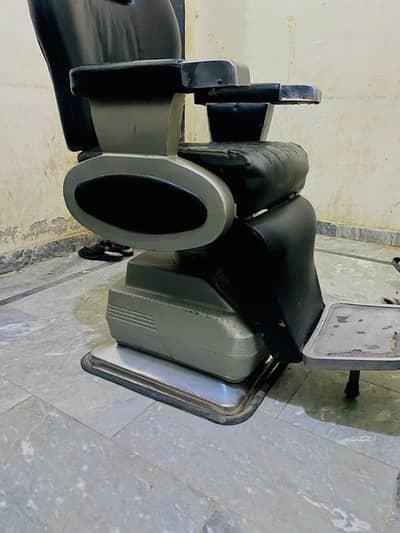 Rs 150000 salon chairs 3+3=6