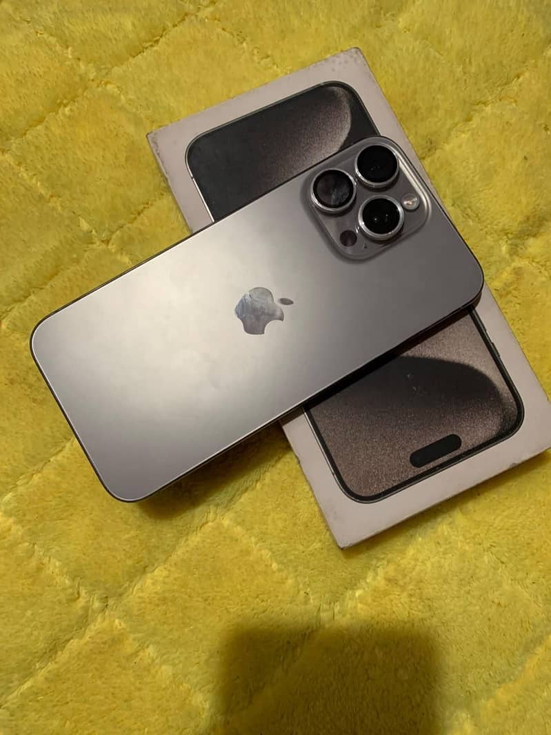 Apple iPhone 15 Pro Max 0