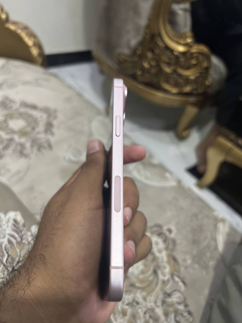 Apple iPhone 15 plus 4