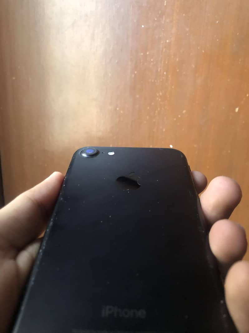 Apple iPhone 7 3