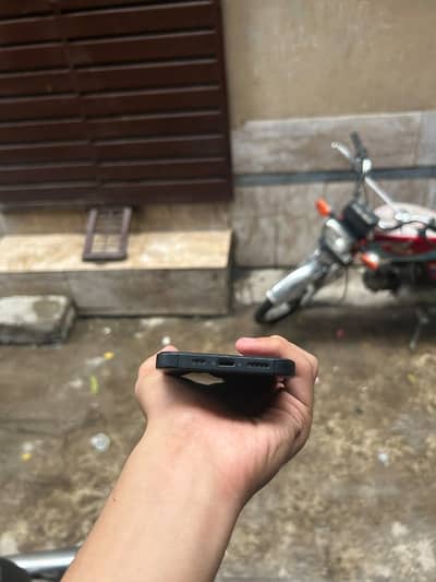 Apple iPhone 14